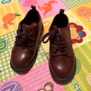 NWOT Carters boys dress shoes size 8 toddler